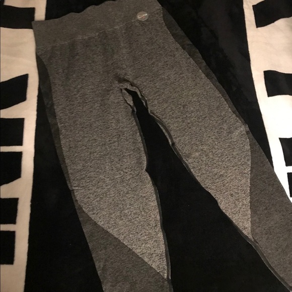 Victoria's Secret Pants - Victoria’s Secret seamless leggings